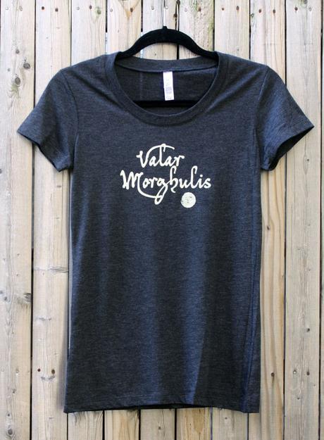 ALL YOU NEED IS FANDOM (1): Un poco de todo para empezar Game of Thrones -- Valar Morghulis (All Men Must Die) Women's Scoop Neck Tee Shirt