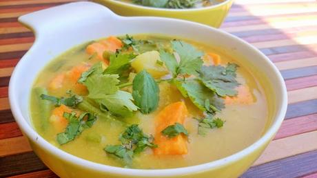 Curry tailandés de judías verdes, batata y piña