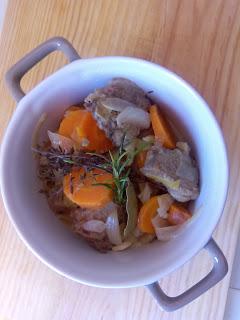 Guiso de jabalí al vino blanco