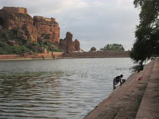 Sagradas areriscas: los tempos de Badami (Sur de la India)