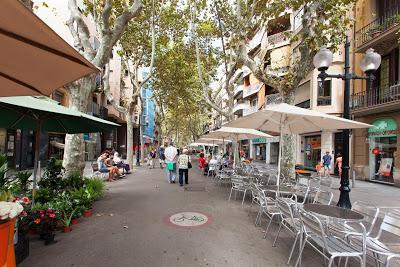 Poblenou entre lo tradicional y lo bohemio Poblenou entre lo tradicional y lo bohemio