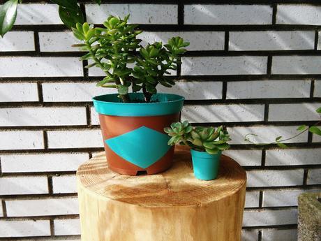 Reciclando macetas de plástico