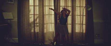 Una pequeña bailarina protagoniza este adorable spot de seguros de hogar