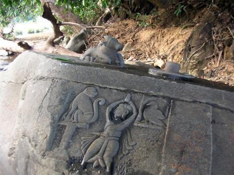 LA SEQUIA REVELA UN RIO INCREIBLE CON MILES DE SHIVA LINGAS 1439173314_sahasra-linga-19