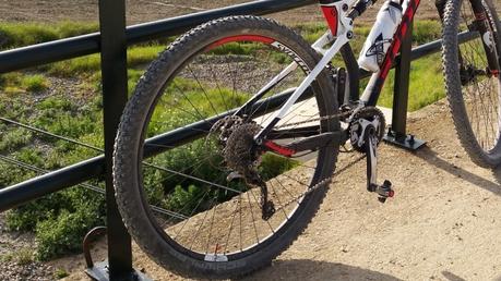 Shwalbe Rocket Ron Analisis