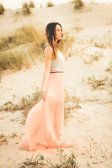 maxi vestido fluor en playa de cadiz