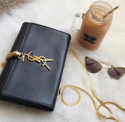 Morado con Yves Lauren