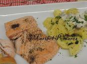 Salmón patatas salsa champiñon queso.