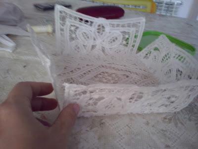 ♥ ♥ ♥ CESTA HECHA CON TAPETITOS DE HILO