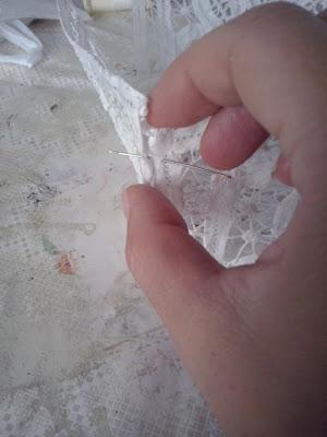 ♥ ♥ ♥ CESTA HECHA CON TAPETITOS DE HILO