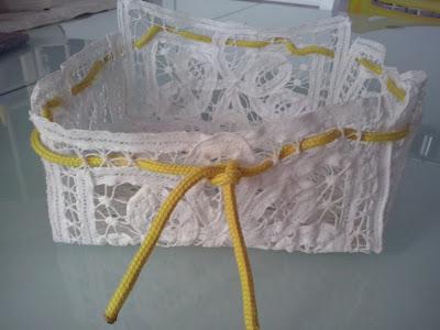 ♥ ♥ ♥ CESTA HECHA CON TAPETITOS DE HILO
