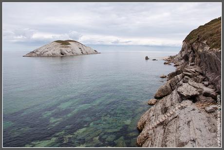 Costa Quebrada: Playa de Covachos (Cantabria)