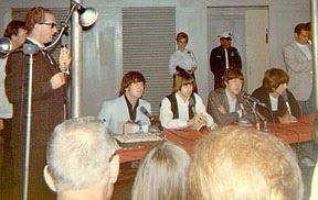 50 Años: 28 Ago. 1965 - Conferencia Balboa Stadium - San Diego, California