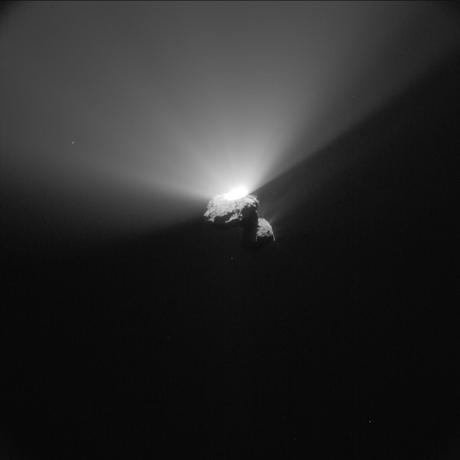 La sonda Rosetta capta otra gran explosión en el cometa 67P