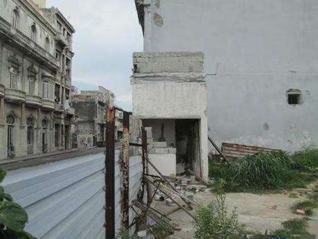 El pequeño local de donde fueron desalojados Rogelio y Guillermo (foto del autor)