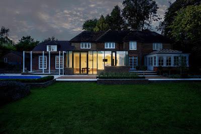 Ampliacion Minimalista de una Vivienda en Winchester