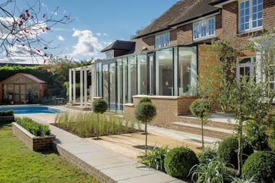 Ampliacion Minimalista de una Vivienda en Winchester