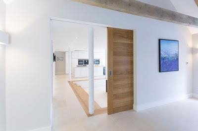 Ampliacion Minimalista de una Vivienda en Winchester