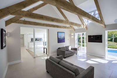 Ampliacion Minimalista de una Vivienda en Winchester