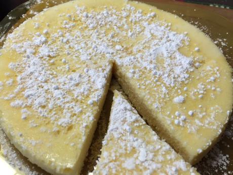 Tarta de chocolate blanco y queso.
