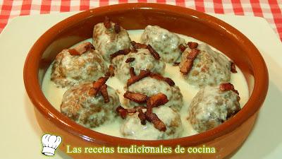 Receta fácil de albóndigas en salsa de queso