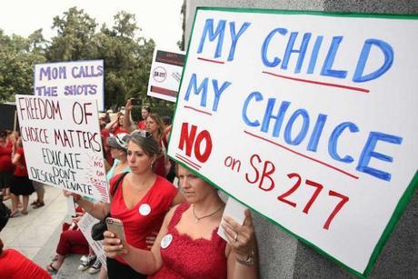 ¿Por qué algunos padres se opusieron a SB 277, nuevo proyecto de ley de California?
