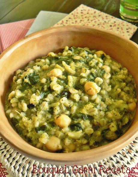 Guiso verde de cebada y garbanzos