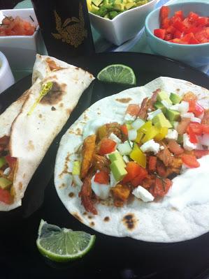 Tacos De Cerdo Adobado Y Asado A Los Tres Pimientos