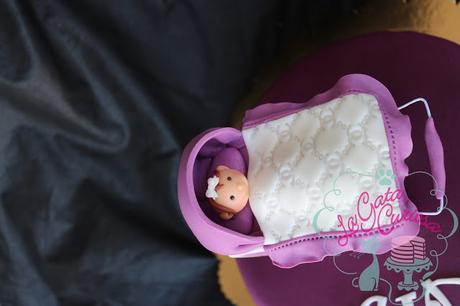 TARTA BAUTIZO LILA CON COCHECITO PARA AIDA