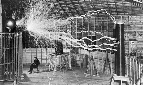 Tesla vs. Edison: Una rivalidad mitológica