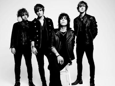 (The Struts) Mientras Foxy Shazam tiran su carrera por el retrete ...