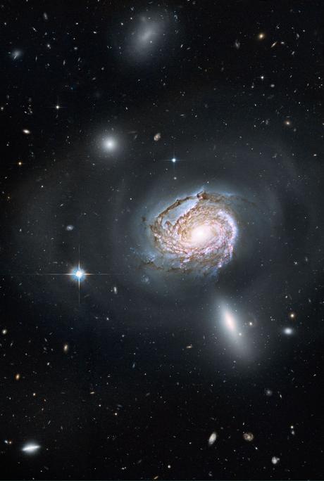 NGC 4911 en el Cúmulo de Coma