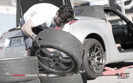 change-tires-nissan-350z-trackday