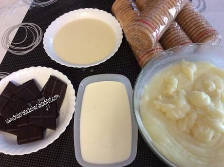 Tarta de galletas con lacasitos, kit kat y m&m's Tarta de galletas con lacasitos, kit kat y m&m's