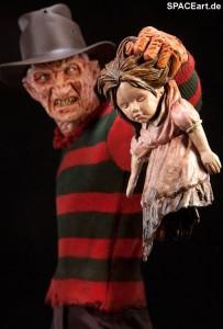 nightmare-on-elm-street-freddy-krueger-premium-format-figure-sideshow-nes006-c