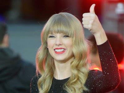 Taylor Swift echó de su piso a Ian McKellen