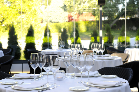 Gaztelubide, un clásico de 25 años que se renueva… al aire libre RESTAURANTE GAZTELUBIDE FOTO TERRAZA