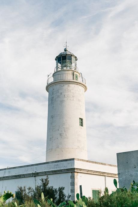 Faro_De_La_Mola-Formentera-Total_White_Outfit-Castaner_Espadrilles-Topknot-Outfit-Collage_On_THe_Road-Sumemr_LOOK-11