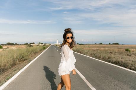 Faro_De_La_Mola-Formentera-Total_White_Outfit-Castaner_Espadrilles-Topknot-Outfit-Collage_On_THe_Road-Sumemr_LOOK-20