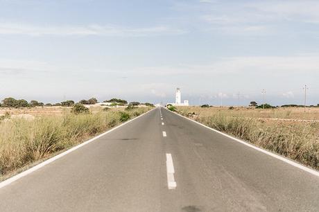 Faro_De_La_Mola-Formentera-Total_White_Outfit-Castaner_Espadrilles-Topknot-Outfit-Collage_On_THe_Road-Sumemr_LOOK-22