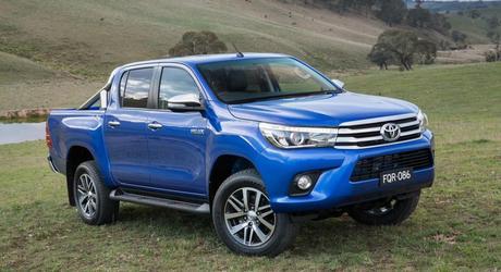 2016-Toyota-Hilux-24