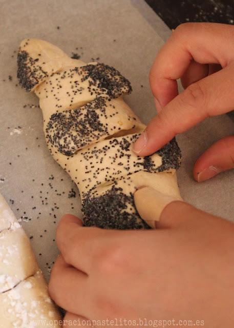 Baguette con semillas y mantequilla chocoframbuesa y menta