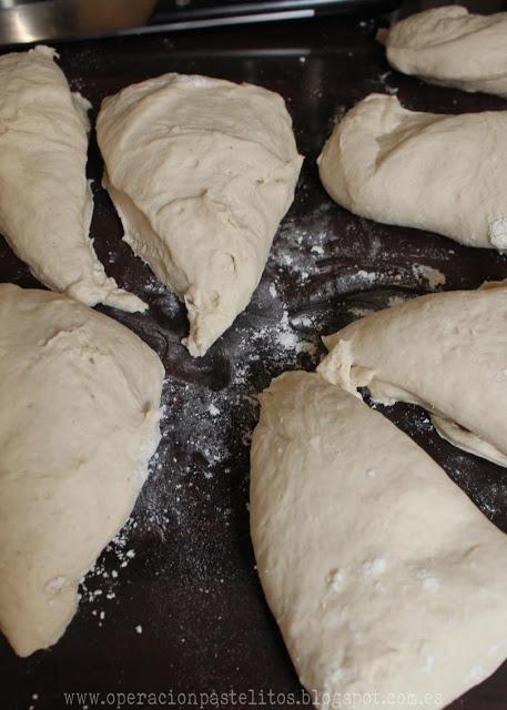 Baguette con semillas y mantequilla chocoframbuesa y menta