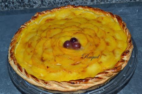 Tarta de Hojaldre con Crema Pastelera y Melocotón