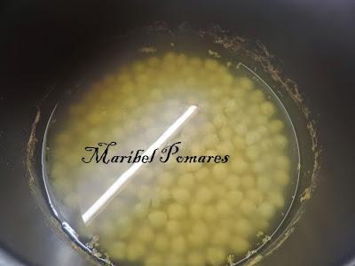 Garbanzos con coliflor, zanahoria, calabaza y huevo.