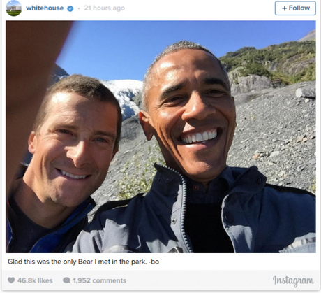El presidente Obama vacacionado en Alaska con palo selfie