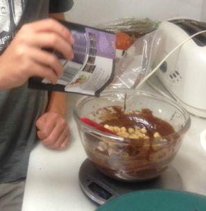 BROWNIE DE CHOCOLATE Y AVELLANAS