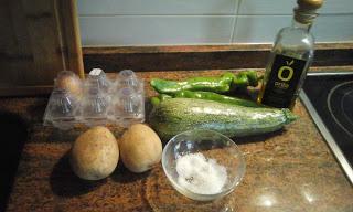 TORTILLA DE PATATA CON CALABACÍN Y PIMIENTO VERDE