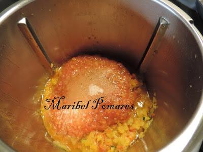 Pisto con cebolla, pimiento, ajo, calabacin y calabaza.