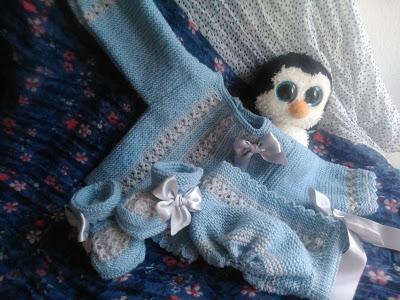tricot bebe....azul y gris